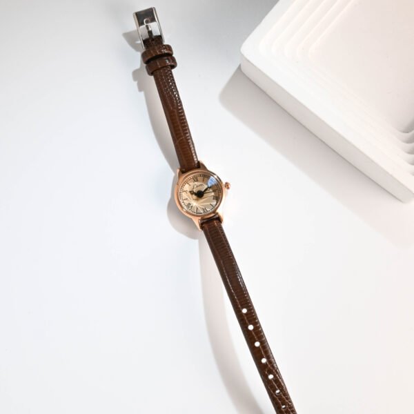 Retro, compact, niche, high-end, small dial, leather strap, waterproof, quartz watch. - Image 2