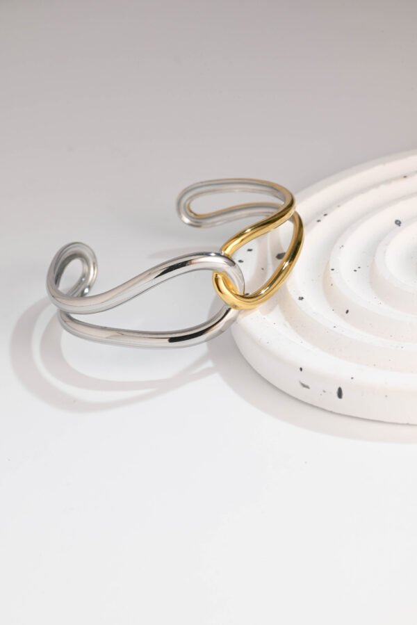 No color loss stainless steel premium feel open bracelet - Image 2