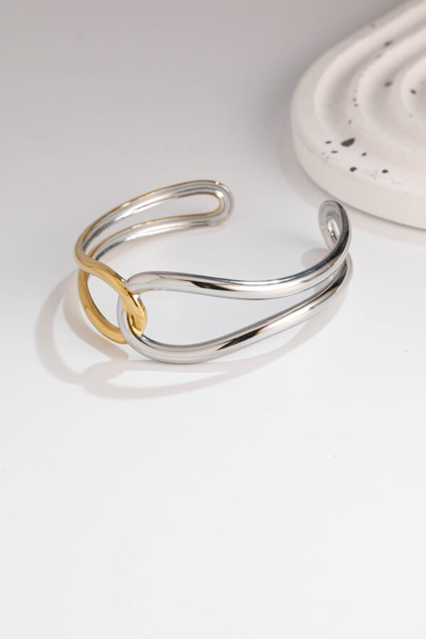 No color loss stainless steel premium feel open bracelet - Image 3
