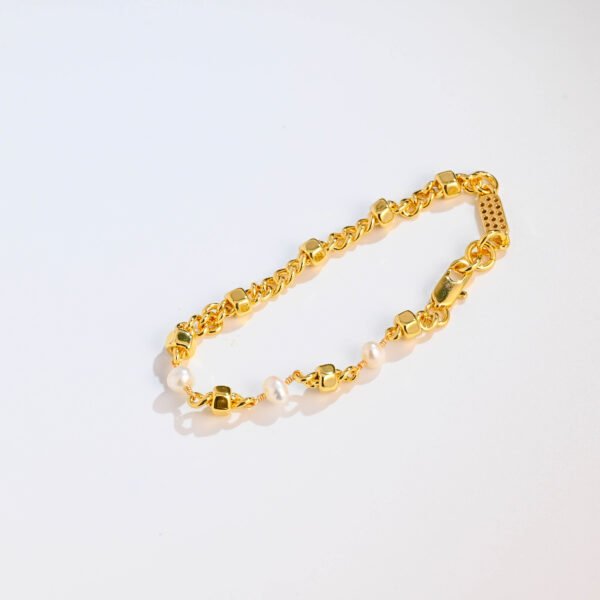 Vintage classic fashion light luxury high sense of pearl bracelet - Image 2
