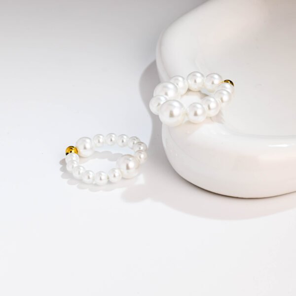 Design Haute Couture Pearl Ring - Image 2