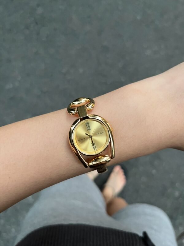 Stylish little haute couture vintage button bracelet watch. - Image 3
